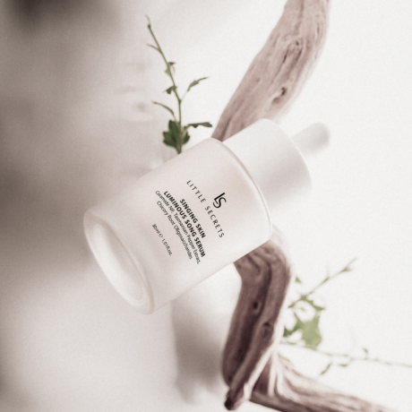 Little Secrets Luminous Song Serum